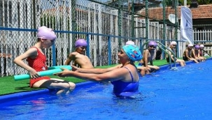 Büyükşehir'den büyüklere sinema, çocuklara havuz