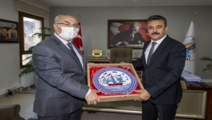 İzmir Valisi Köşger, Dikili'de muhtarlarla buluştu