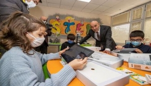 900 öğrenciye tablet 