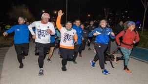 Başkan Soyer, en uzun gecede İzmirli'lerle koştu