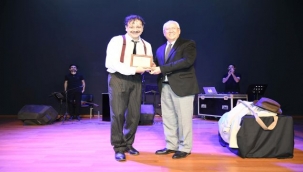 Karabağlar ''Bir Garip Orhan Veli'' ile buluştu