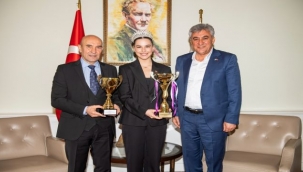 Cimnastiğin kraliçesinden Soyer'e ziyaret