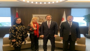 İzmirli gazetecilerden Fahrettin Altun'a ziyaret