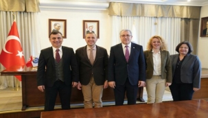 Üniversite, turizm el ele