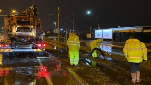 İzmir'de şiddetli yağış ve dolu etkili oldu