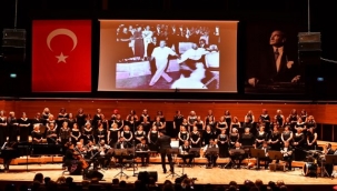 Cumhuriyetin kadınları İzmir'de söyledi, dünya dinledi