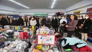 Gaziemir'de sosyal markete öğrenci desteği