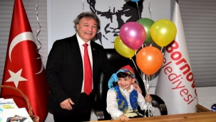 Başkan İduğ, makamımı çocuklara teslim etti