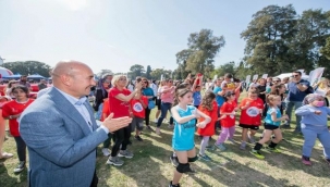 Başkan Soyer, küçük sporcularla buluştu