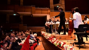 Bornovalı çocuklardan 23 Nisan konseri