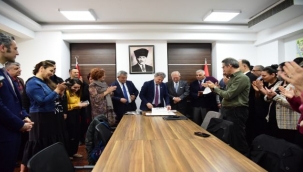 Çalışanlardan Başkan İduğ'a üçüncü yıl kutlaması