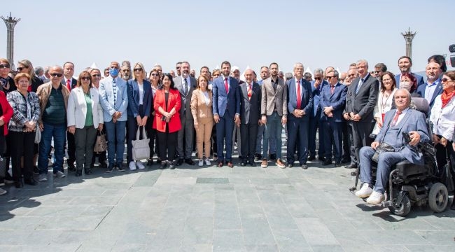 CHP İzmir'in 23 Nisan töreni