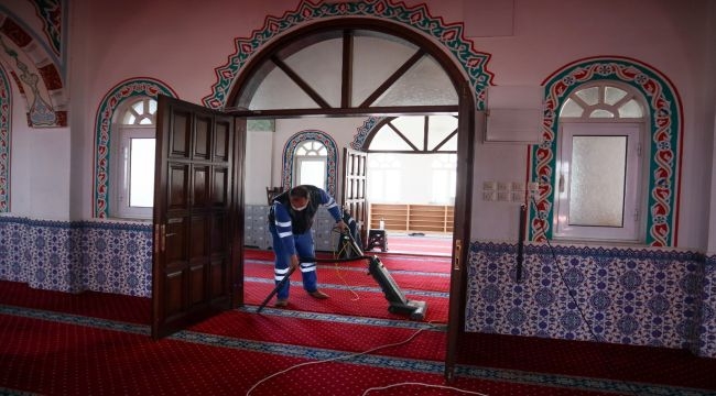 Her gün bir cami