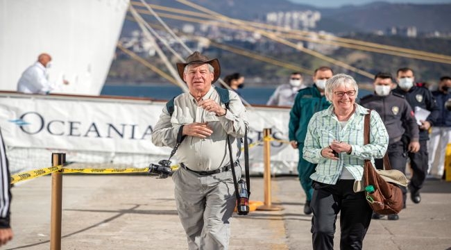 İzmir Limanı'nda hareketli günler 