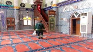 Konak'ta camilerde Ramazan hazırlığı