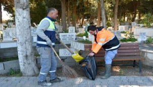 Narlıdere'de mezarlık temizliği