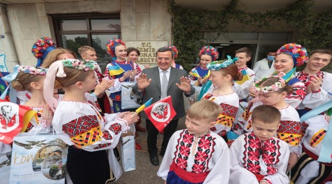 Ukraynalı çocuklar İzmir'de