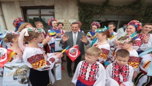 Ukraynalı çocuklar İzmir'de