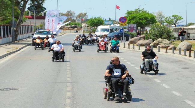 Balçova'da Akülü Araç Farkındalık Yarışı