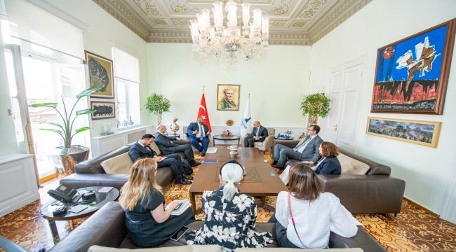 "Batı'nın doğusu, Doğu'nun batısındayız"