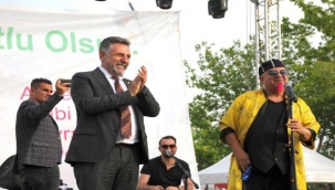 Bayraklı'da annelere özel kutlama