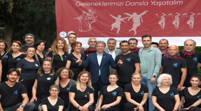 Bornova'da Halk Dansları Festivali