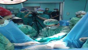 Canlı yayınla operasyona katıldılar