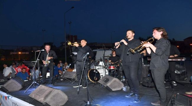 Çiğli'de Büyük Festivalin İlk Günü Tamamlandı