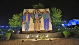 Güzelbahçe'de Üç Fidan Anıtı