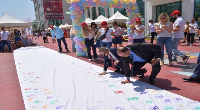 İzmir'de ilk ve tek okul şenliği