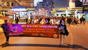 Kutlamalar fener alayı ile başladı