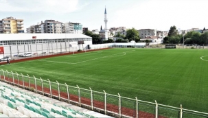 Bornova'da futbol sahaları yenileniyor