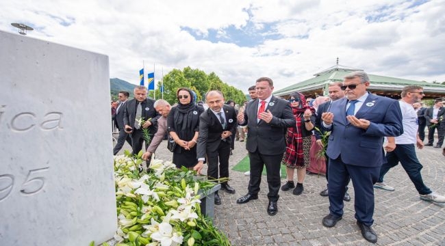 İzmirlinin temsilcileri Srebrenitsa için tek ses oldu