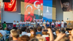 Miniklerin ilk mezuniyet heyecanı