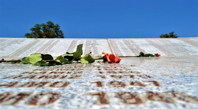 SREBRENİTSA Soykırımı