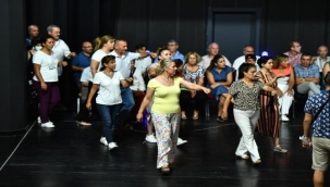 100 muhtardan İzmir'e 100'üncü yıl hediyesi