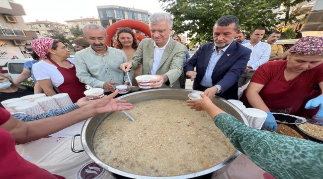 Aşure kazanları Narlıdere'de kaynadı 