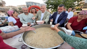 Aşure kazanları Narlıdere'de kaynadı 