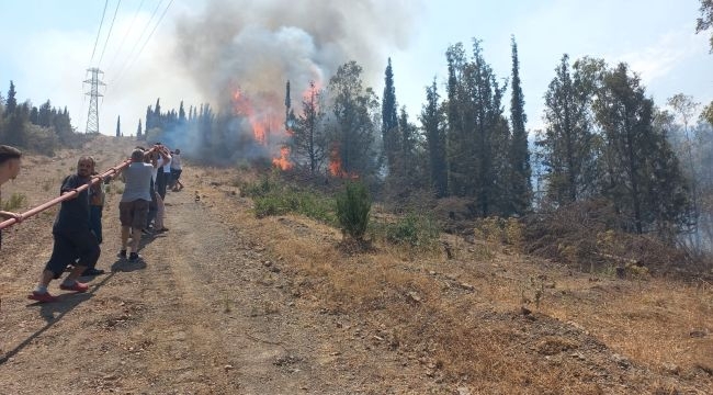 Bornova'daki yangına ekipler 13 dakikada ulaştı