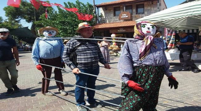 Köyü oyuklar bastı eğlence başladı 