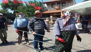 Köyü oyuklar bastı eğlence başladı 