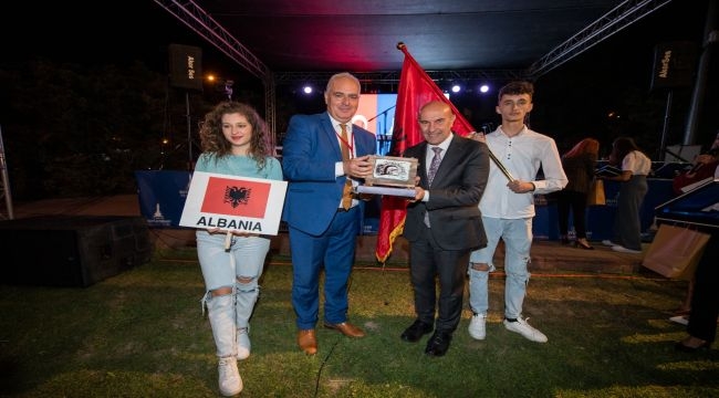 Başkan Soyer Balkan Kültür Gecesi'ne katıldı 