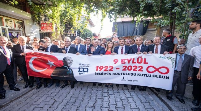 Basmane'den Cumhuriyet Meydanı'na zafer yürüyüşü 