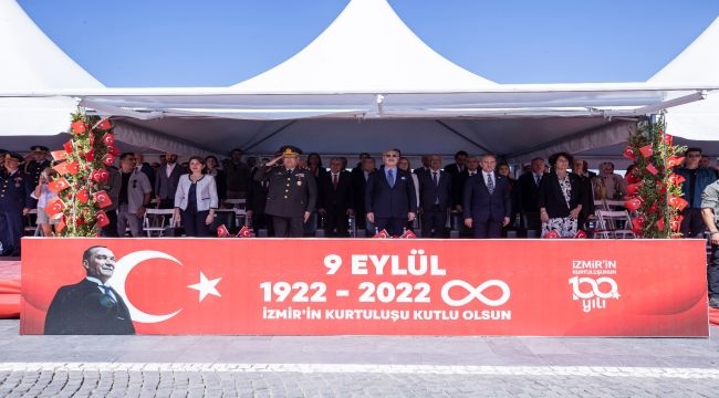 Cumhuriyet Meydanı'nda 100. yıl şöleni 