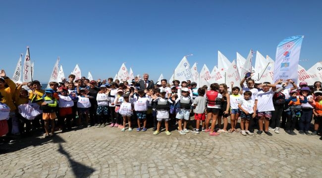 Kurtuluşun kahramanlarına körfezde saygı duruşu 