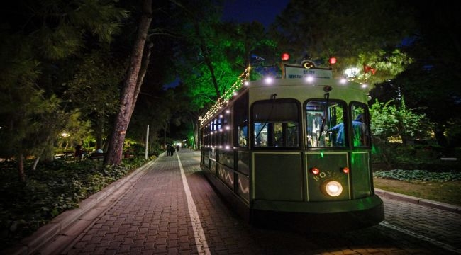 "Nostaljik Tramvay" geçmişe götürüyor 
