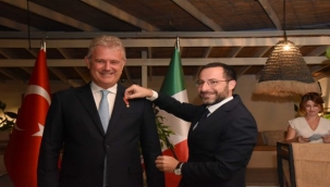 Özgener'e İtalya Devlet Nişanı verildi 