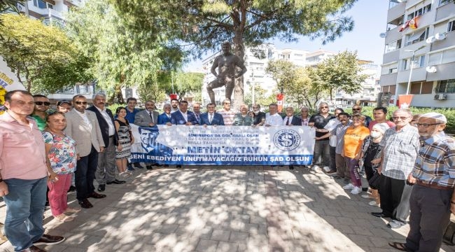 Taçsız Kral Konak'ta anıldı 