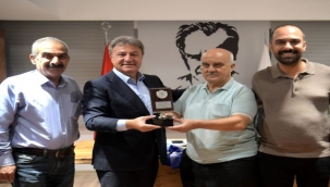 Amatörlerden Başkan İduğ'a plaketli teşekkür 