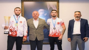 Başkan Karakayalı, şampiyon sporcuları ağırladı 